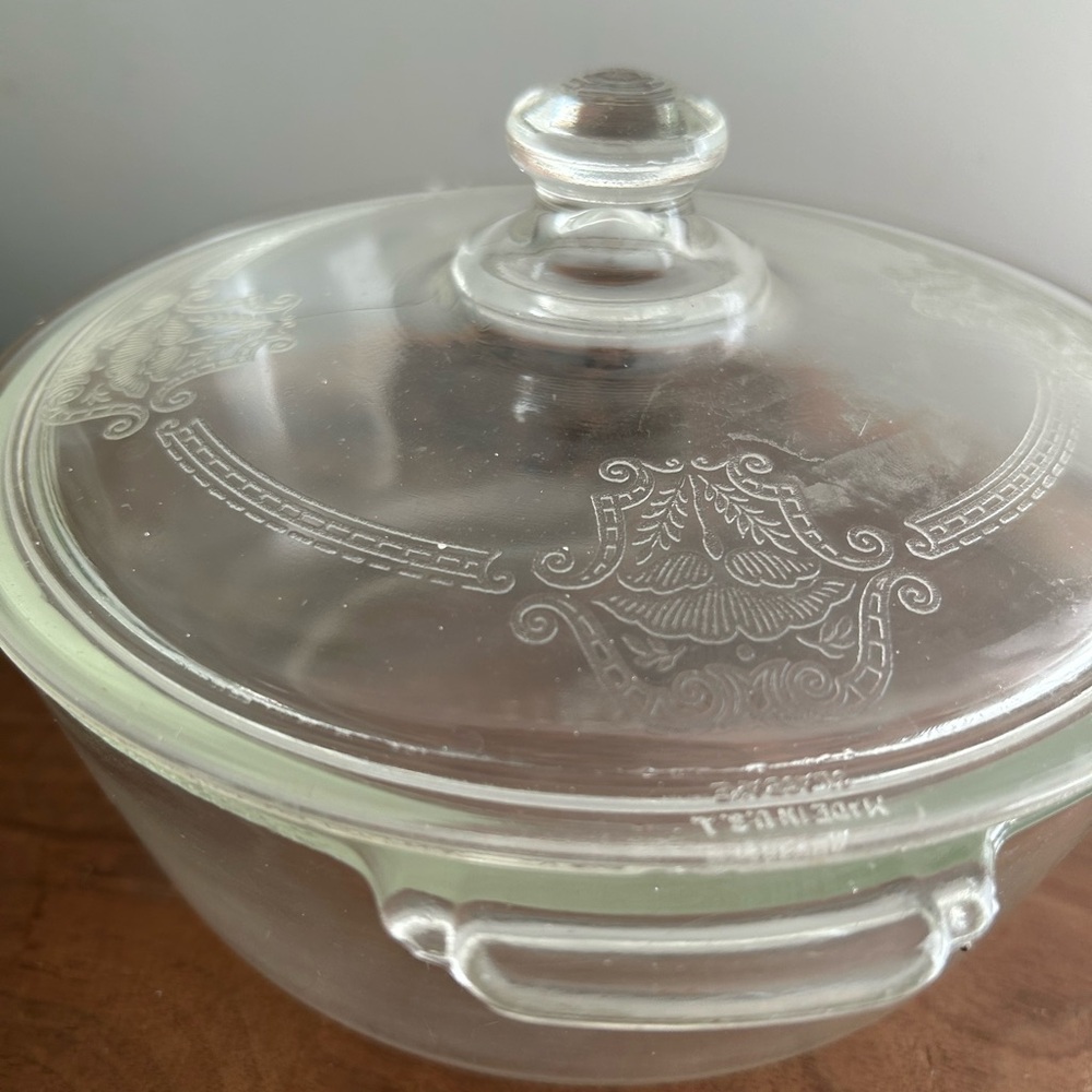 GlasBak Lidded Bowl Poppy Pattern 1.5 Quart with mismatched PYREX glass bowl